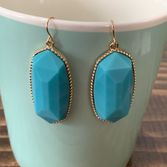 New aqua gem cut drop earrings - Picture 3 of 4